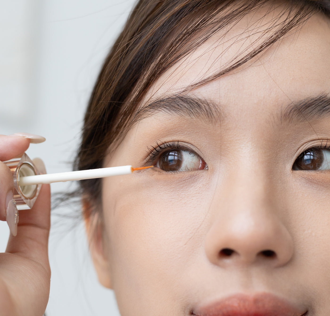 Brush Through Lashes & Brows